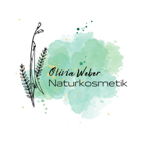 Ein zartes botanisches Logo-Design mit dem Namen „Olivia Weber Naturkosmetik“ überlagert mit einem sanften grünen Aquarellspritzer, begleitet von eleganten Pflanzenillustrationen.